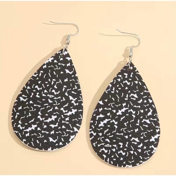 Water drop shape 3 layer faux leather light weight teacher‎ dangle earrings - Picture 2 of 10